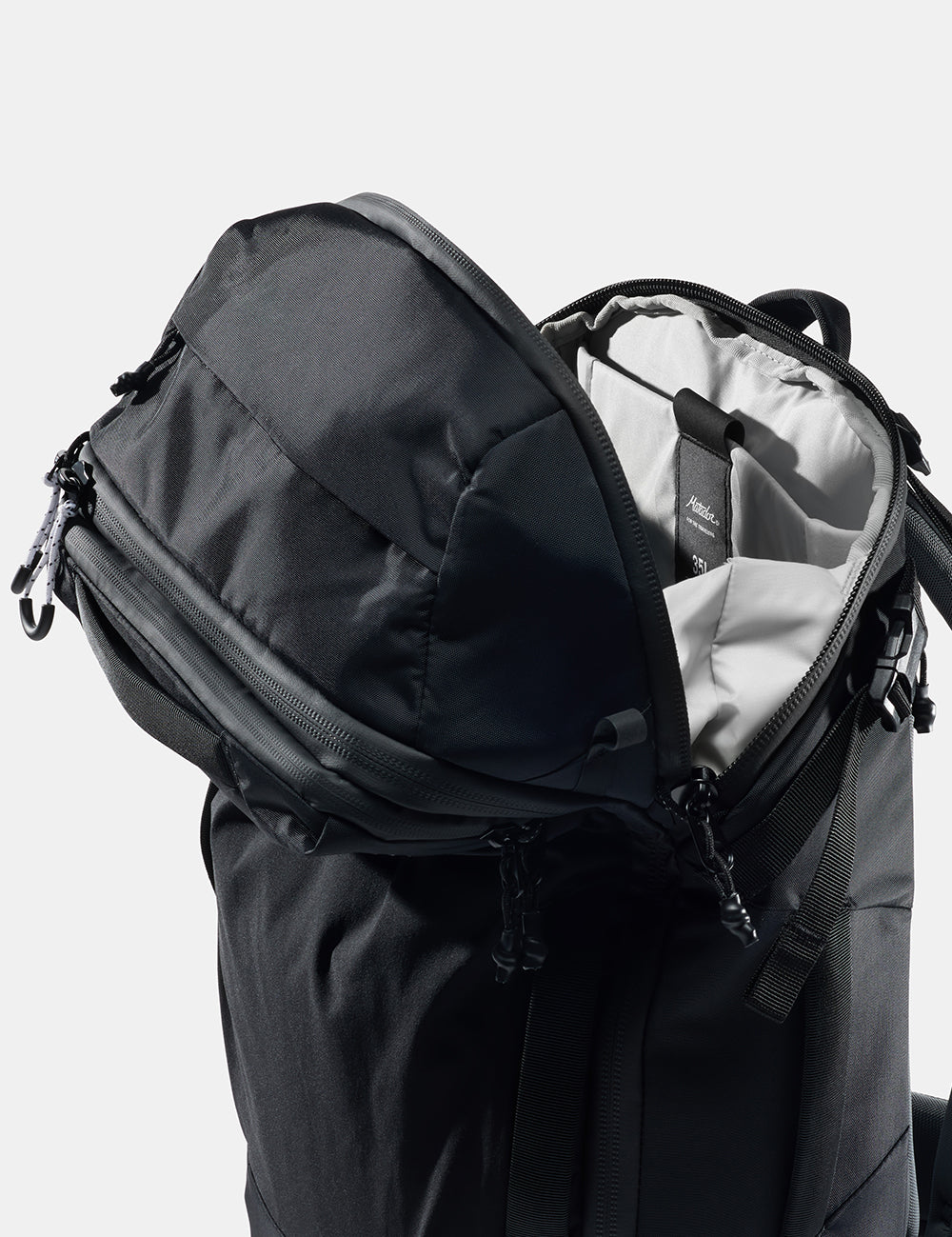 Top opening of GlobeRider35